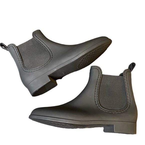 Jeffrey Campbell Shoes - 🚨SALE🚨 NWOT JC PLAY by Jeffrey Campbell Chelsea Rain Boots, Size 9